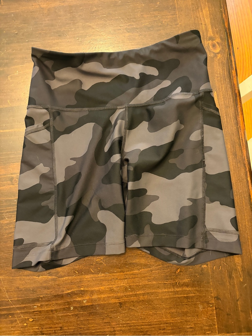 Old Navy Gray Camo Women’s Powersoft Bike Shorts with Side Pockets
